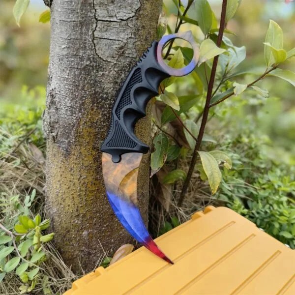 Karambit ✩ | Marble Fade