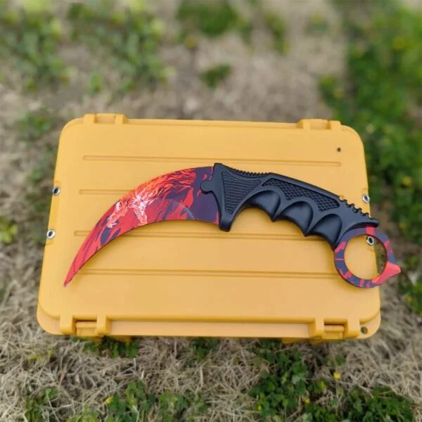 Karambit ✩ | Roar