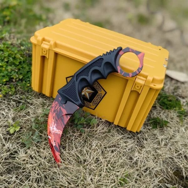 Karambit ✩ | Roar