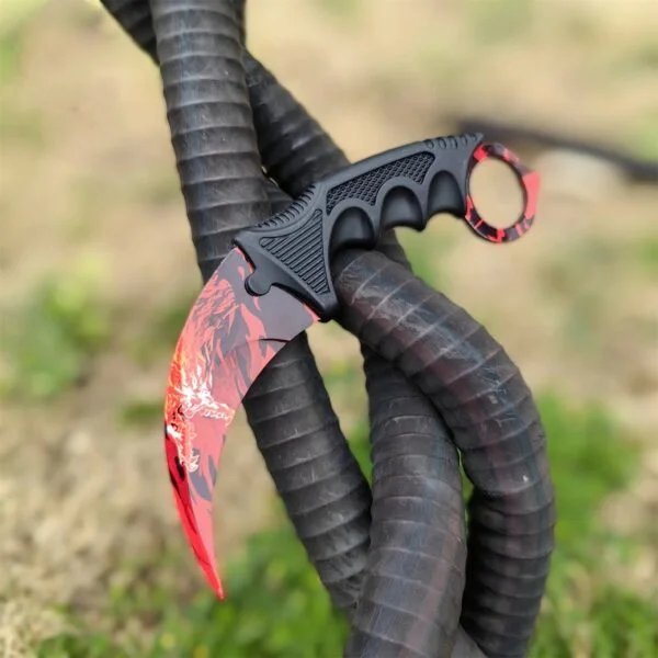 Karambit ✩ | Roar