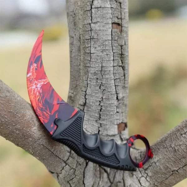 Karambit ✩ | Roar
